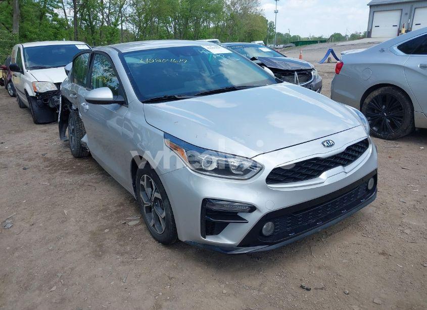 2021 Kia Forte LXS (VIN 3KPF24AD4ME302515) main photo