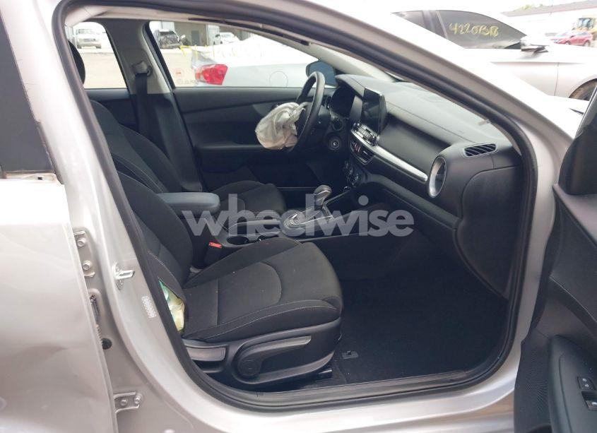 Photo 5 of 2021 Kia Forte LXS (VIN 3KPF24AD4ME302515)