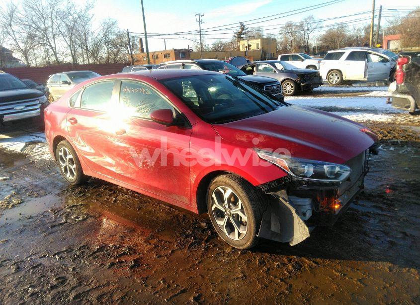 2021 Kia Forte LXS (VIN 3KPF24AD4ME305396) main photo