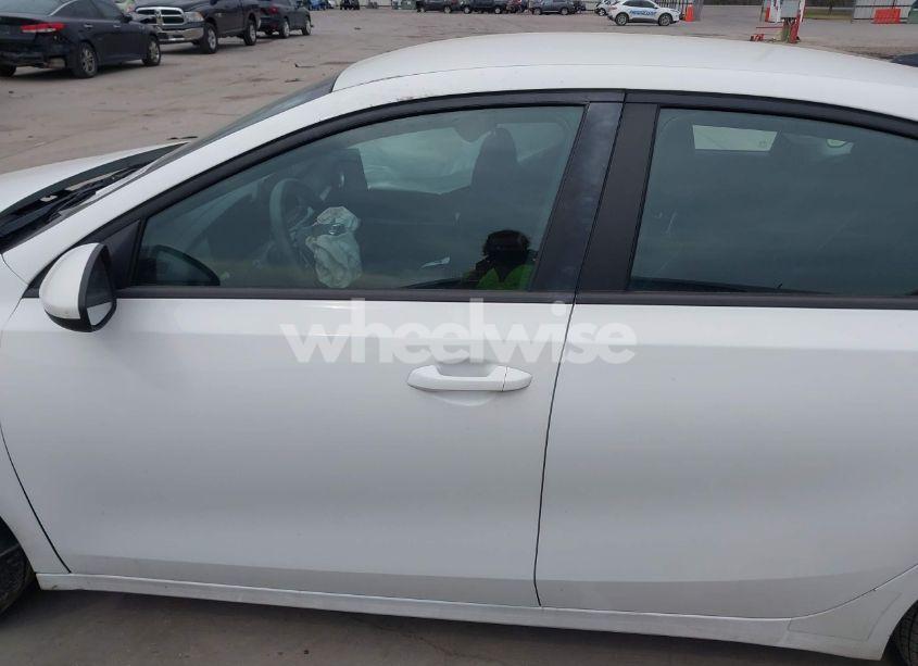 Photo 15 of 2021 Kia Forte LXS (VIN 3KPF24AD4ME337443)