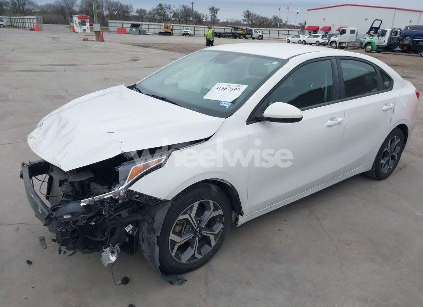 Photo 2 of 2021 Kia Forte LXS (VIN 3KPF24AD4ME337443)