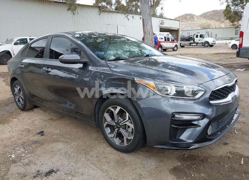 2021 Kia Forte LXS (VIN 3KPF24AD4ME354906) main photo