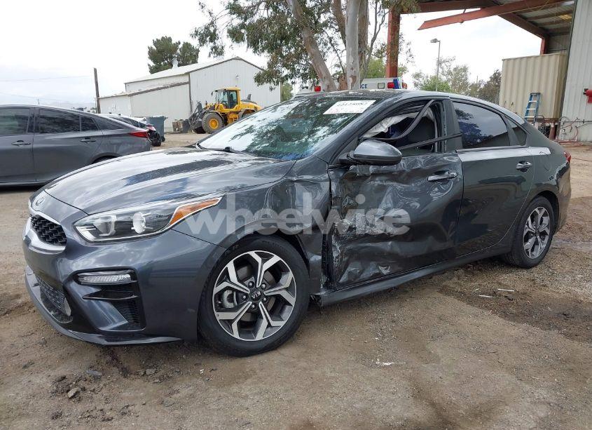 Photo 2 of 2021 Kia Forte LXS (VIN 3KPF24AD4ME354906)