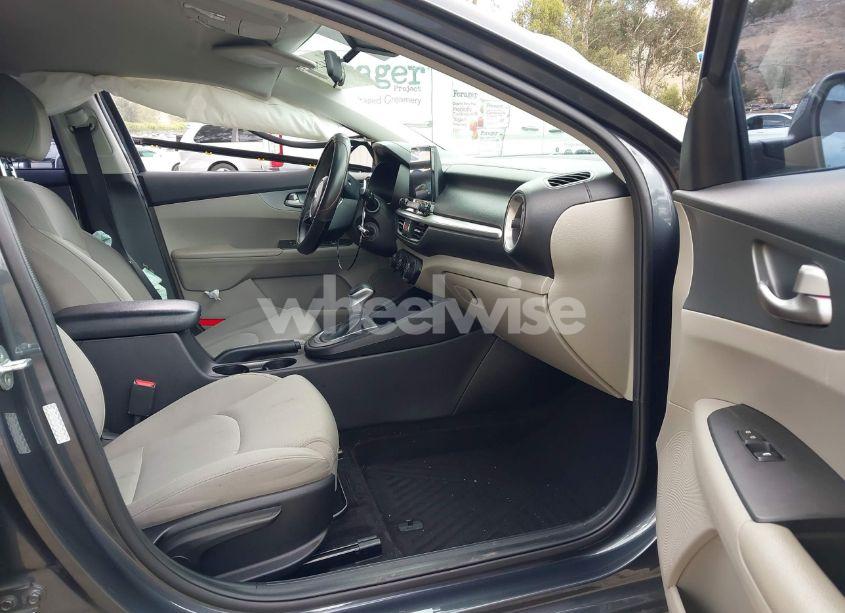 Photo 5 of 2021 Kia Forte LXS (VIN 3KPF24AD4ME354906)