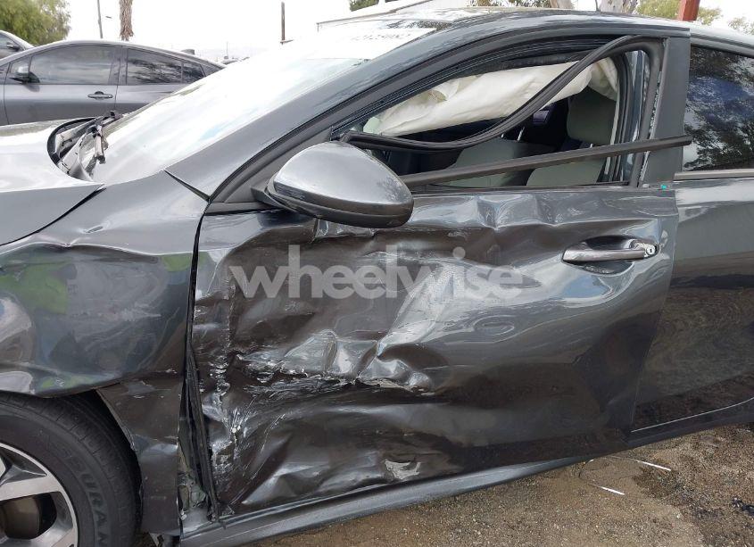 Photo 6 of 2021 Kia Forte LXS (VIN 3KPF24AD4ME354906)