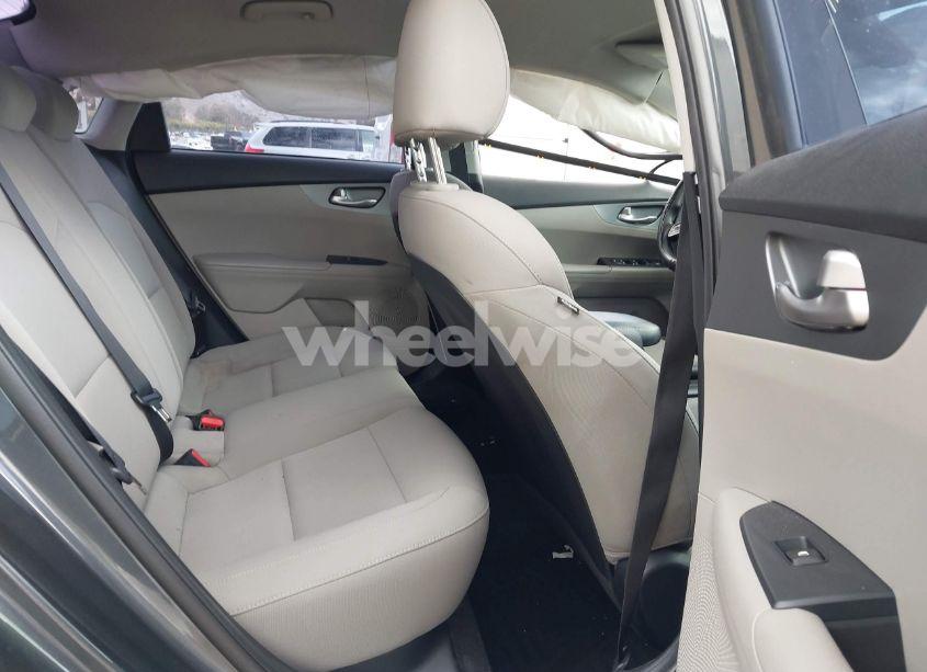 Photo 8 of 2021 Kia Forte LXS (VIN 3KPF24AD4ME354906)