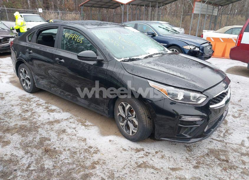 2021 Kia Forte LXS (VIN 3KPF24AD4ME369373) main photo