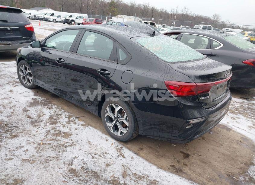 Photo 3 of 2021 Kia Forte LXS (VIN 3KPF24AD4ME369373)