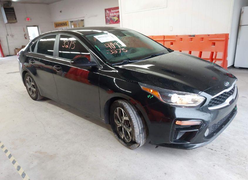 2021 Kia Forte LXS (VIN 3KPF24AD4ME373181) main photo