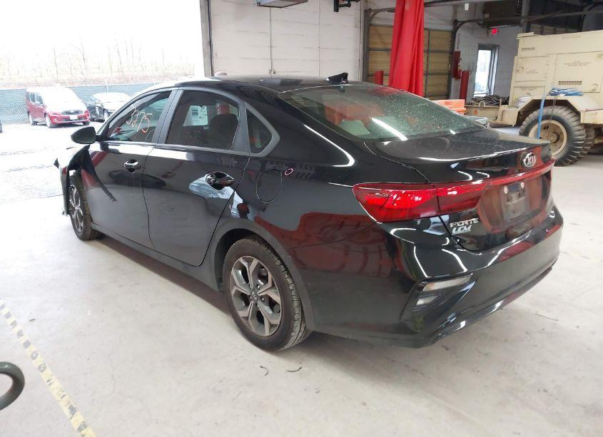 Photo 3 of 2021 Kia Forte LXS (VIN 3KPF24AD4ME373181)