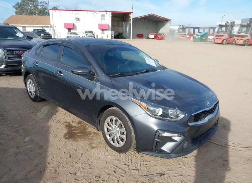 2021 Kia Forte FE (VIN 3KPF24AD4ME379630) main photo