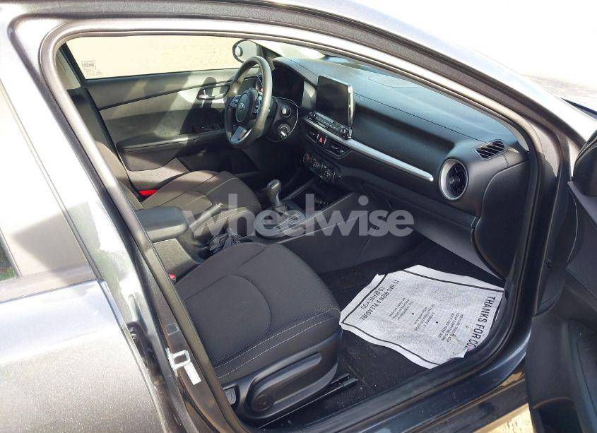 Photo 5 of 2021 Kia Forte FE (VIN 3KPF24AD4ME379630)