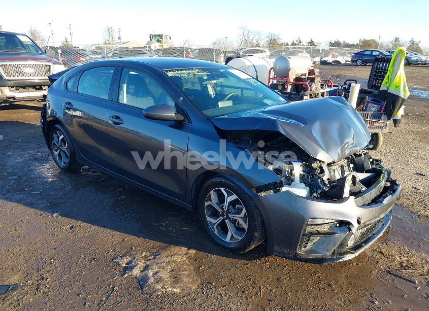 2021 Kia Forte LXS (VIN 3KPF24AD4ME387937) main photo