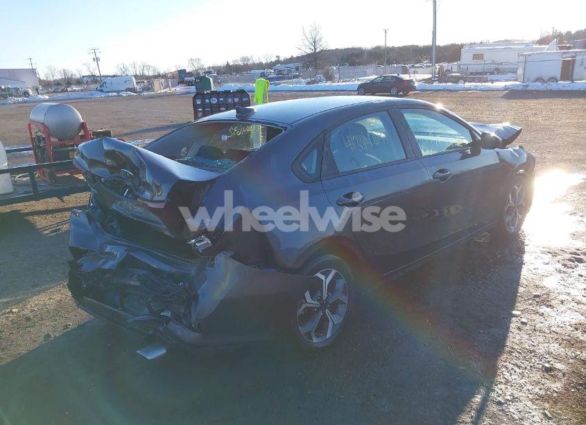 Photo 4 of 2021 Kia Forte LXS (VIN 3KPF24AD4ME387937)