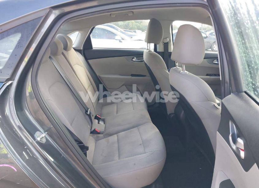 Photo 8 of 2021 Kia Forte LXS (VIN 3KPF24AD4ME390529)