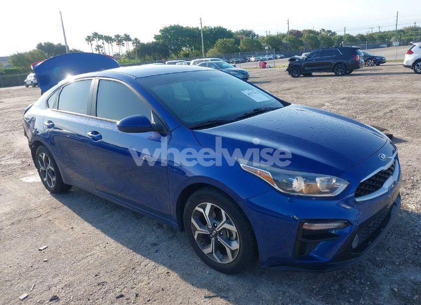 2021 Kia Forte LXS (VIN 3KPF24AD4ME406468) main photo