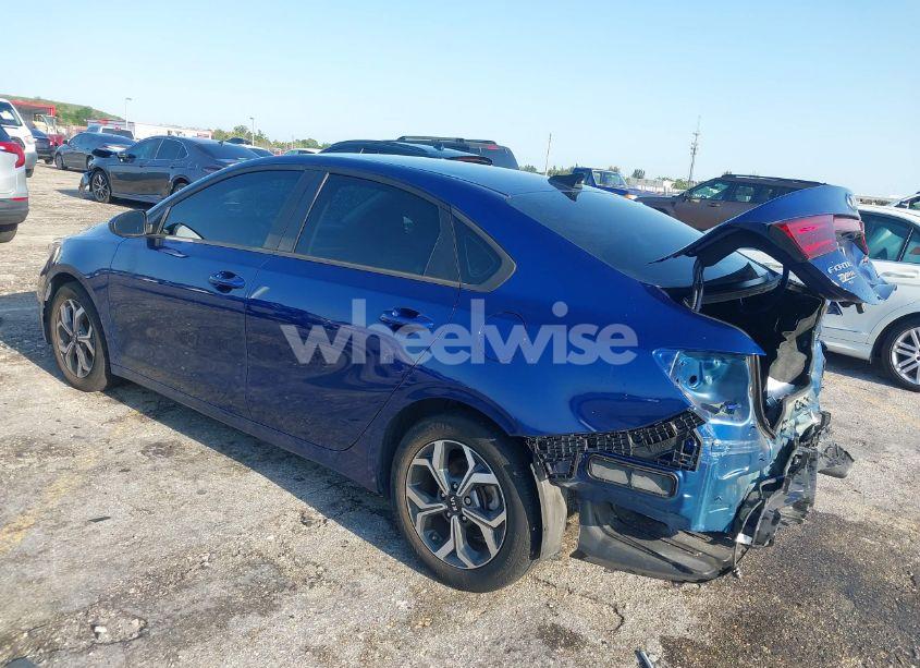 Photo 3 of 2021 Kia Forte LXS (VIN 3KPF24AD4ME406468)