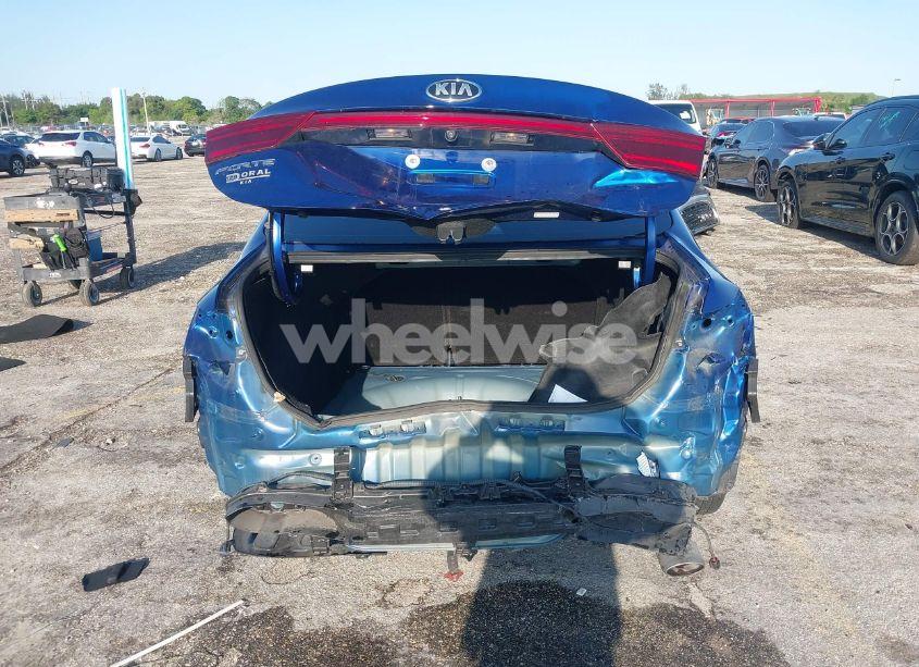 Photo 6 of 2021 Kia Forte LXS (VIN 3KPF24AD4ME406468)