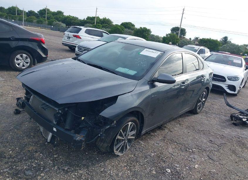 Photo 2 of 2022 Kia Forte LXS (VIN 3KPF24AD4NE419111)