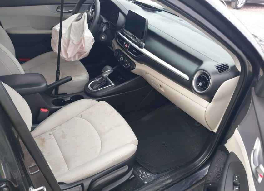 Photo 5 of 2022 Kia Forte LXS (VIN 3KPF24AD4NE419111)