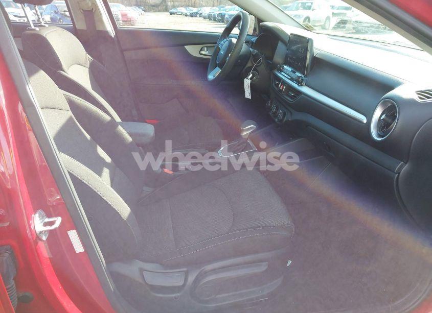 Photo 5 of 2022 Kia Forte LXS (VIN 3KPF24AD4NE446938)