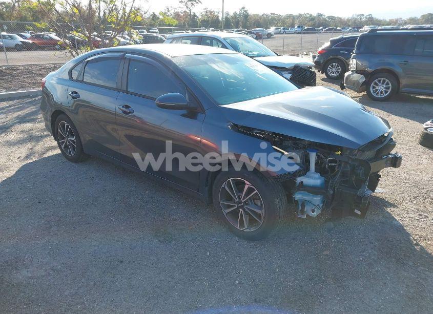 2022 Kia Forte LXS (VIN 3KPF24AD4NE472049) main photo