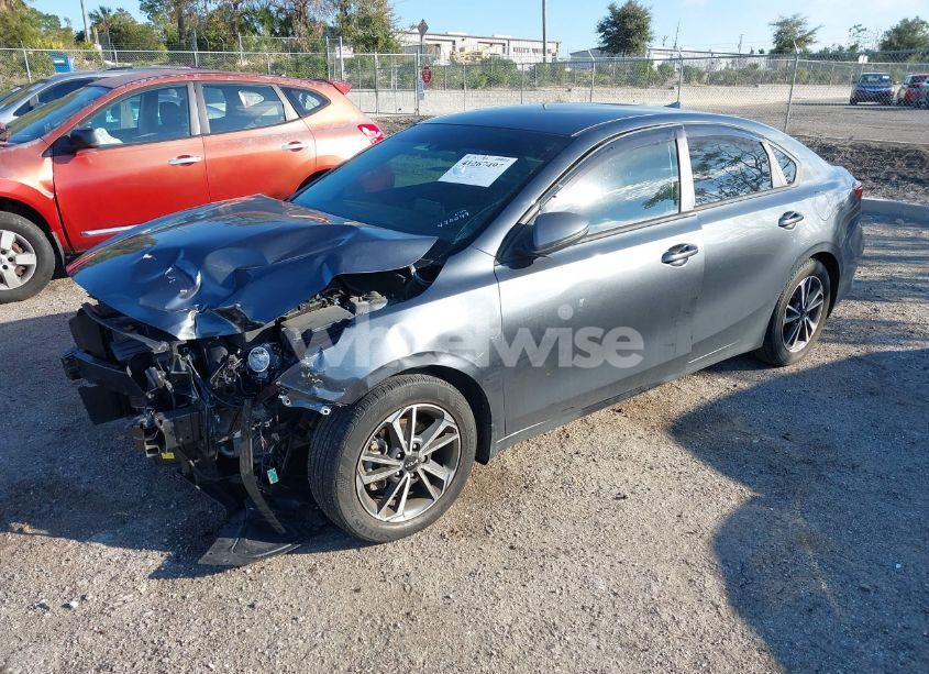 Photo 2 of 2022 Kia Forte LXS (VIN 3KPF24AD4NE472049)