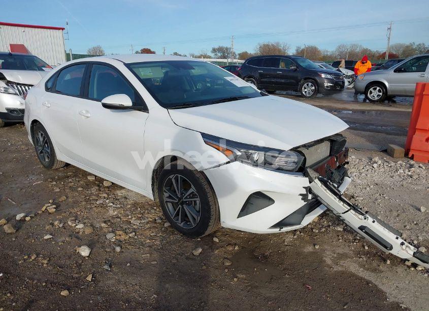 2022 Kia Forte LXS (VIN 3KPF24AD4NE475534) main photo