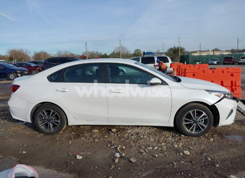 Photo 14 of 2022 Kia Forte LXS (VIN 3KPF24AD4NE475534)