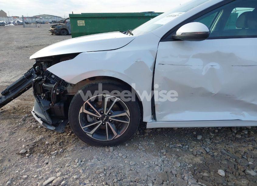 Photo 6 of 2022 Kia Forte LXS (VIN 3KPF24AD4NE475534)