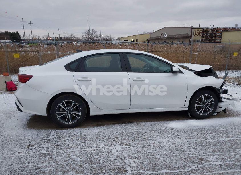 Photo 13 of 2022 Kia Forte LXS (VIN 3KPF24AD4NE476232)
