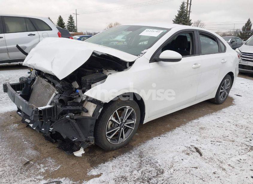 Photo 2 of 2022 Kia Forte LXS (VIN 3KPF24AD4NE476232)