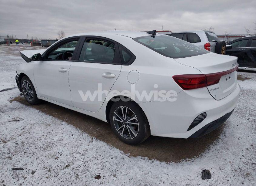 Photo 3 of 2022 Kia Forte LXS (VIN 3KPF24AD4NE476232)
