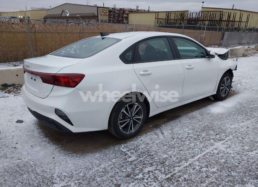 Photo 4 of 2022 Kia Forte LXS (VIN 3KPF24AD4NE476232)