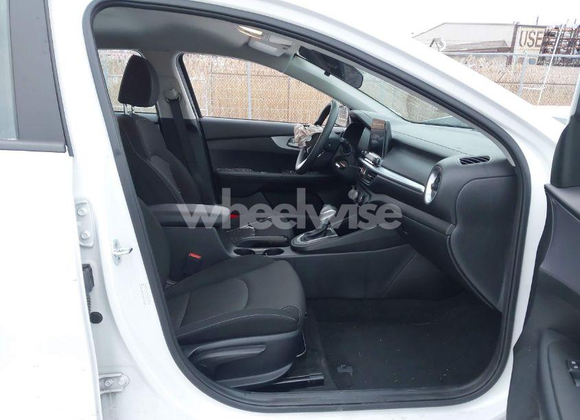 Photo 5 of 2022 Kia Forte LXS (VIN 3KPF24AD4NE476232)