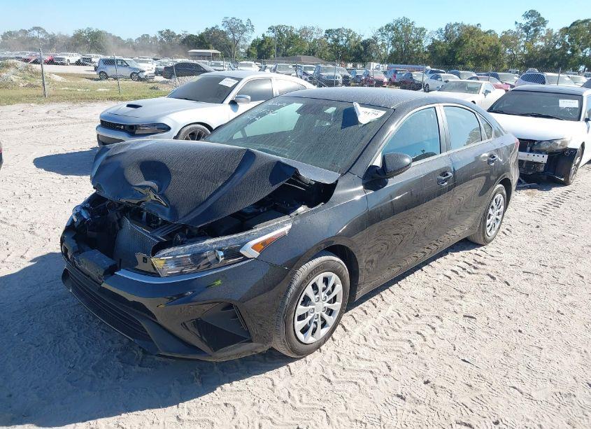 Photo 2 of 2022 Kia Forte FE (VIN 3KPF24AD4NE499963)