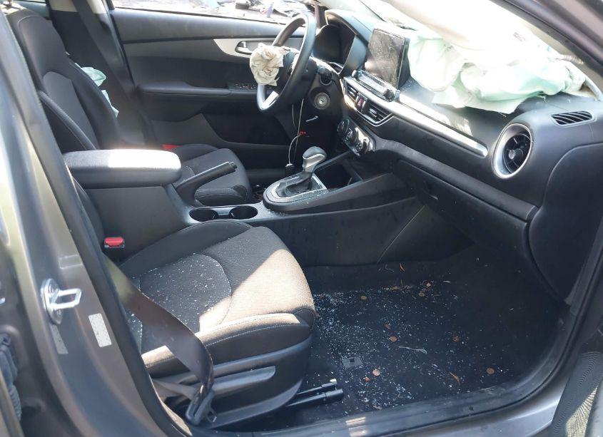 Photo 5 of 2023 Kia Forte LXS (VIN 3KPF24AD4PE552132)