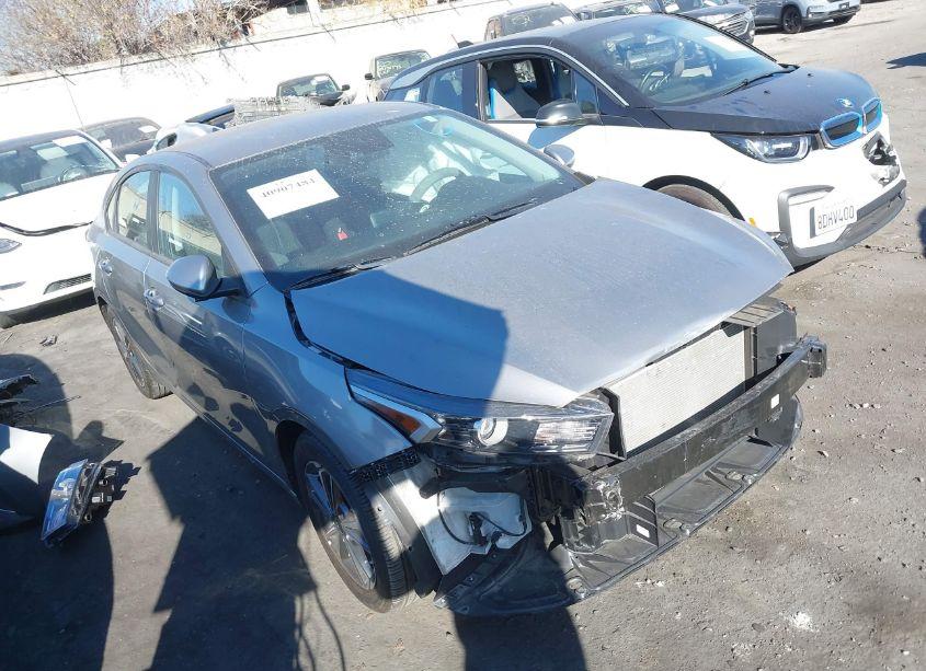 2023 Kia Forte LXS (VIN 3KPF24AD4PE604679) main photo