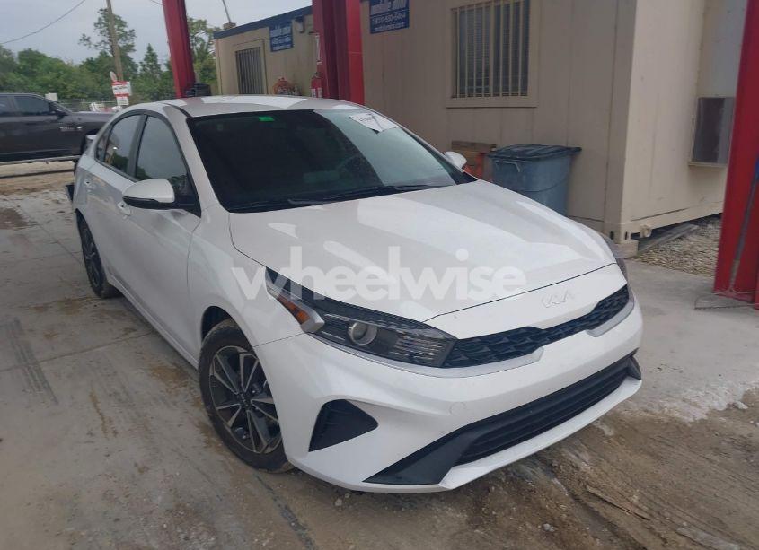 2023 Kia Forte LXS (VIN 3KPF24AD4PE612653) main photo