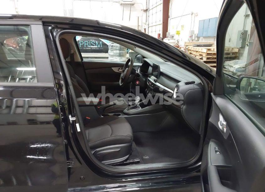 Photo 5 of 2023 Kia Forte LXS (VIN 3KPF24AD4PE646186)