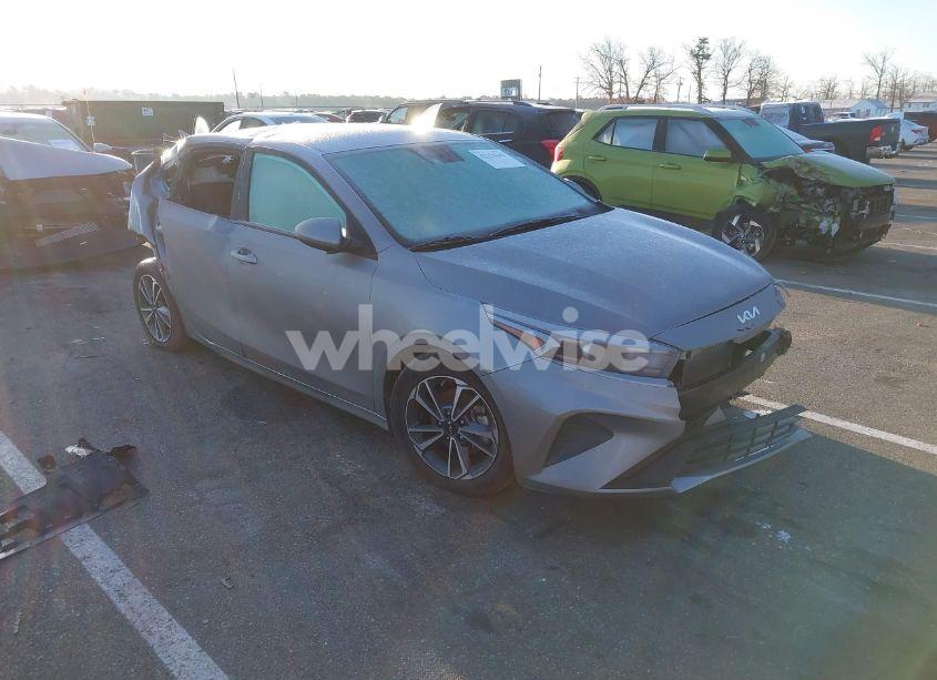 2023 Kia Forte LXS (VIN 3KPF24AD4PE676627) main photo