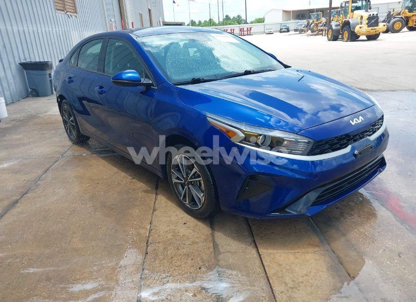 2023 Kia Forte LXS (VIN 3KPF24AD4PE683562) main photo
