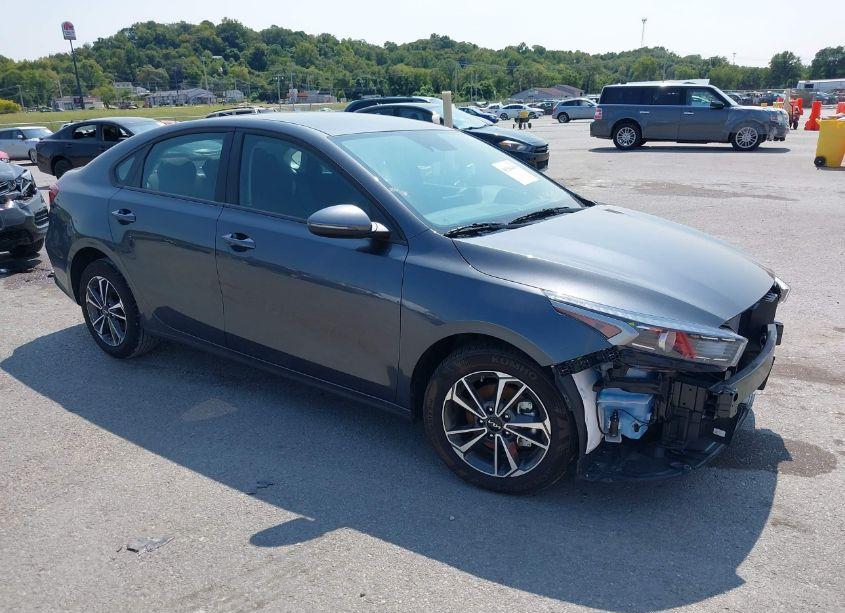 2023 Kia Forte LXS (VIN 3KPF24AD4PE688129) main photo