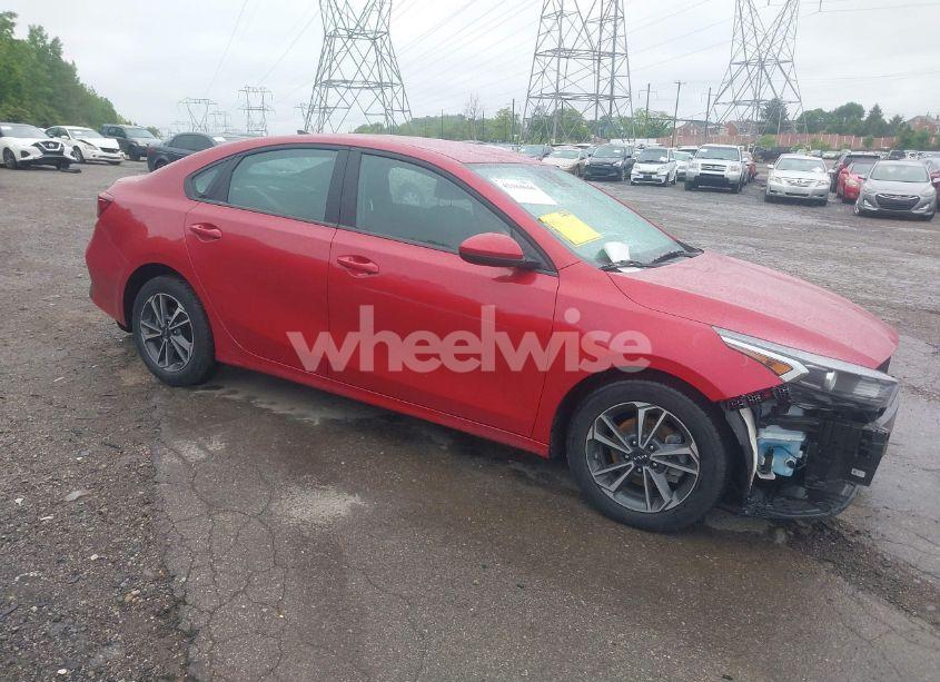 2024 Kia Forte LXS (VIN 3KPF24AD4RE698484) main photo