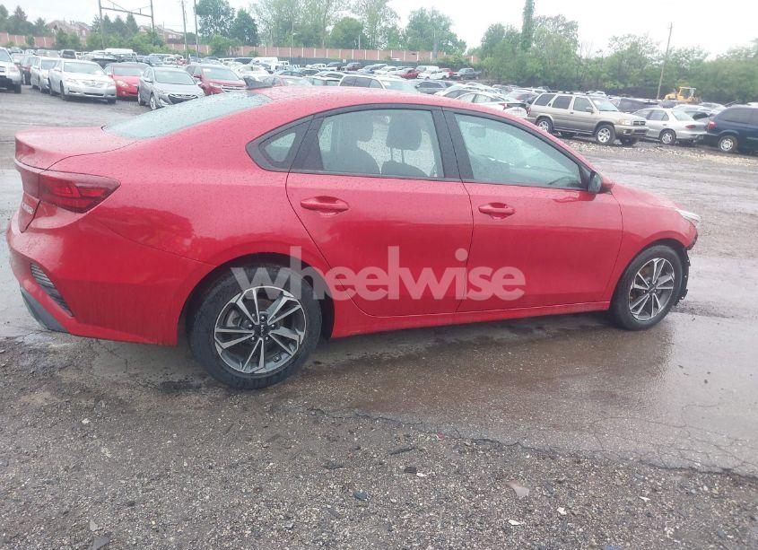 Photo 4 of 2024 Kia Forte LXS (VIN 3KPF24AD4RE698484)