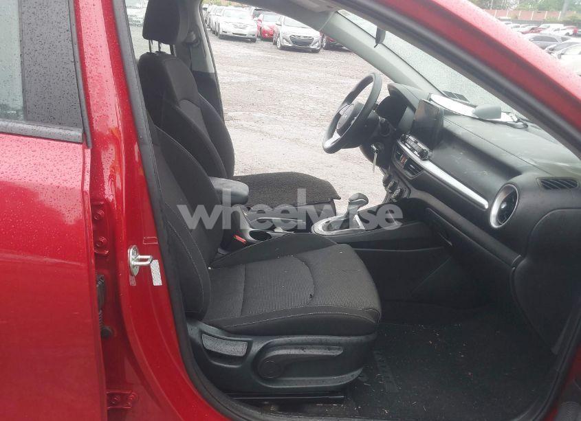 Photo 5 of 2024 Kia Forte LXS (VIN 3KPF24AD4RE698484)