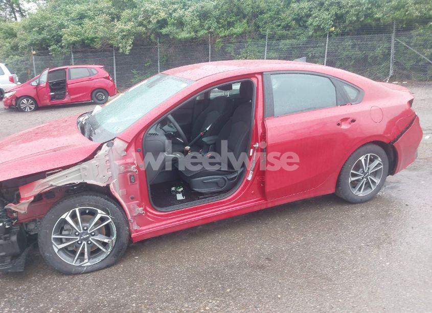 Photo 6 of 2024 Kia Forte LXS (VIN 3KPF24AD4RE698484)