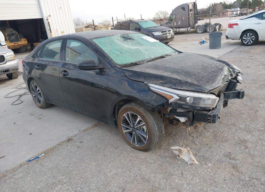 2024 Kia Forte LXS (VIN 3KPF24AD4RE712271) main photo