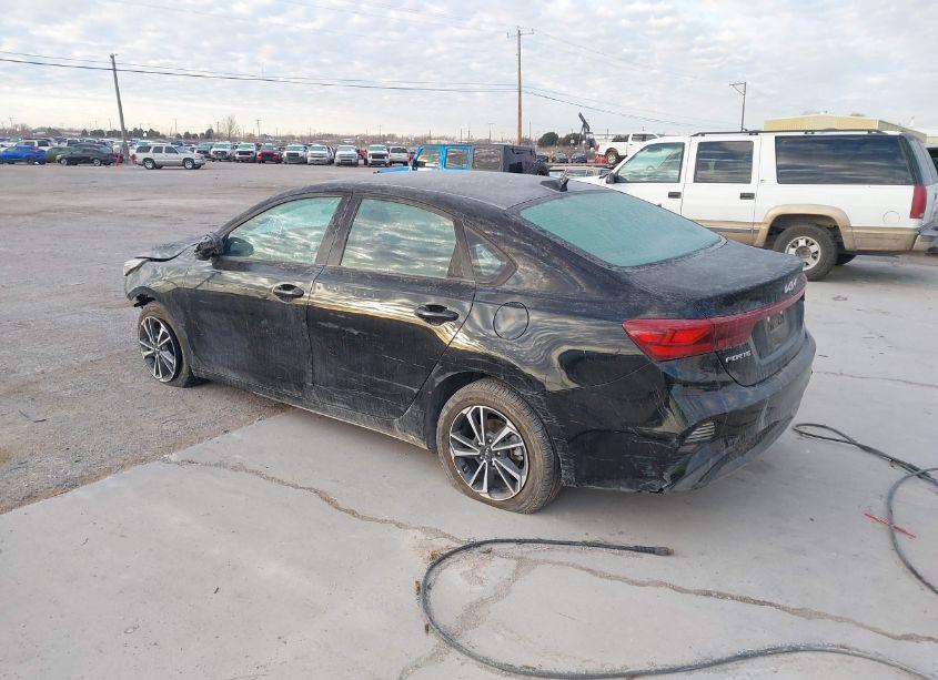Photo 3 of 2024 Kia Forte LXS (VIN 3KPF24AD4RE712271)