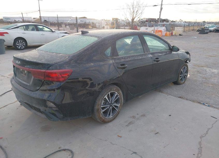 Photo 4 of 2024 Kia Forte LXS (VIN 3KPF24AD4RE712271)